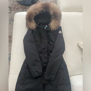 Women dawn Moncler parka jacket